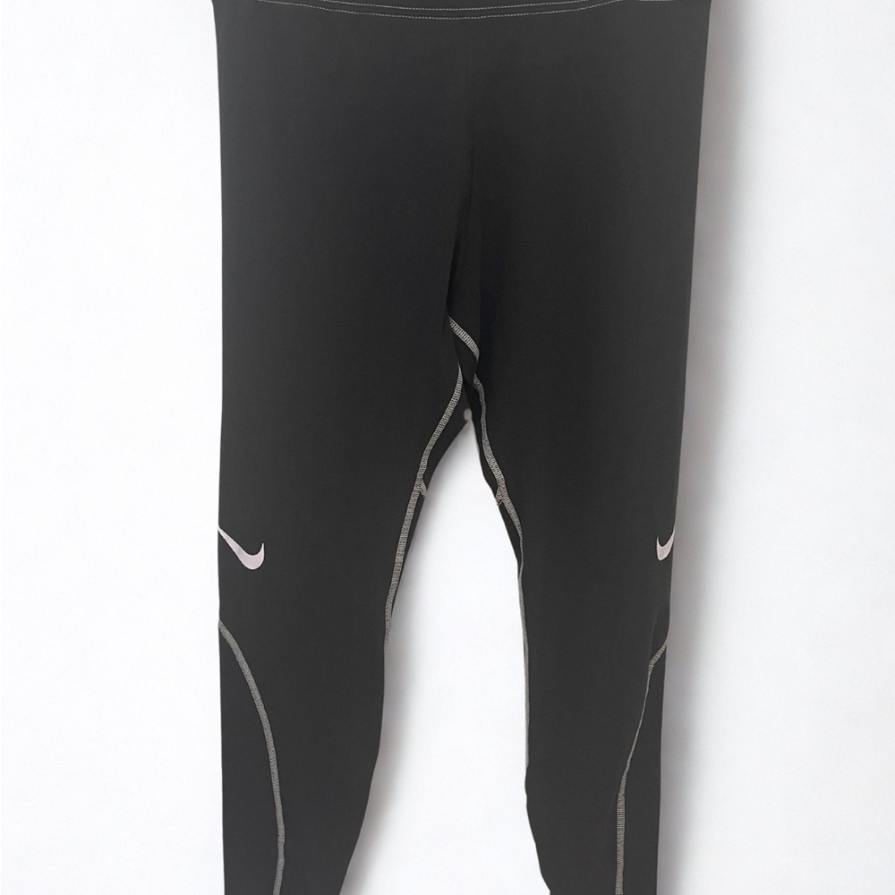 Nike Black Performance Leggings Reflective Accents - Tight fit, high rise SZ - L - Picture 12 of 13